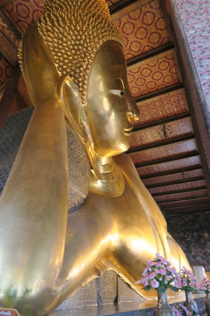 Thailand, Goldene Statue