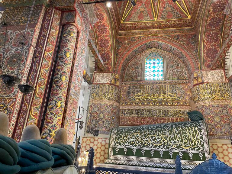 Grab des Mevlana in Konya