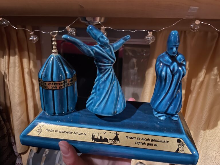 Geschenk von Mustafa: Ein tanzender Derwisch