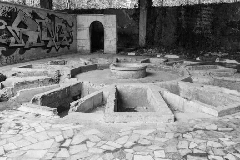 Bathhouse 8