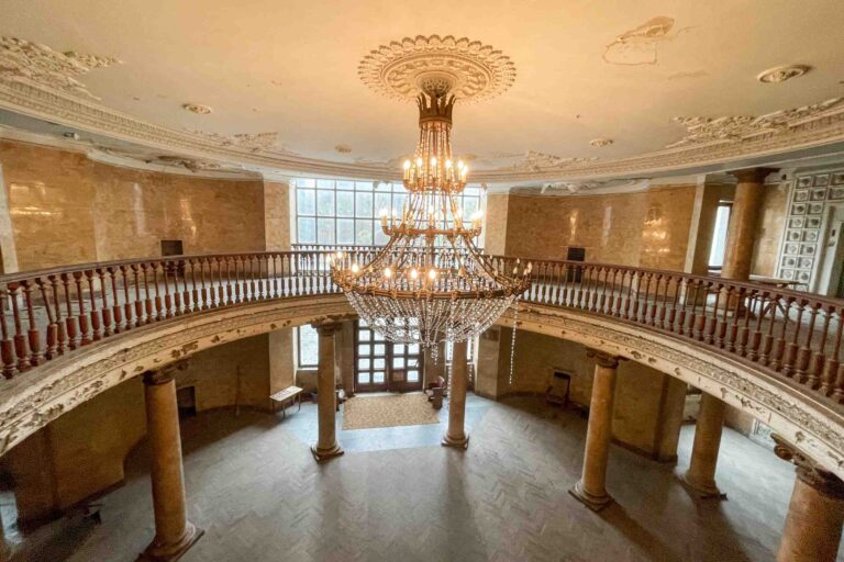 Eingangshalle des Sanatorium Metallurgist
