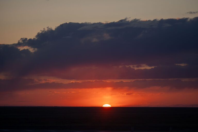 Sonnenuntergang in der Steppe