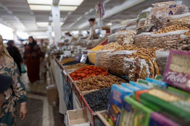 Auf dem Siyob Bazar