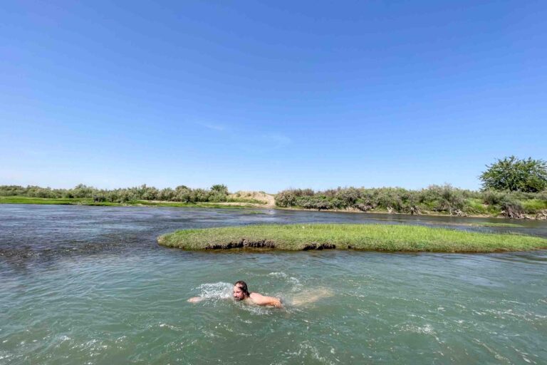 Abkühlung im Fluss