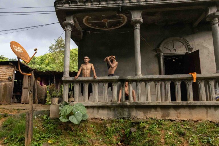 Szenen entlang der Straße