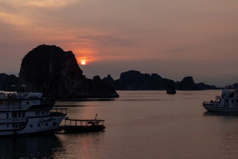 Abendstimmung Halong Bay